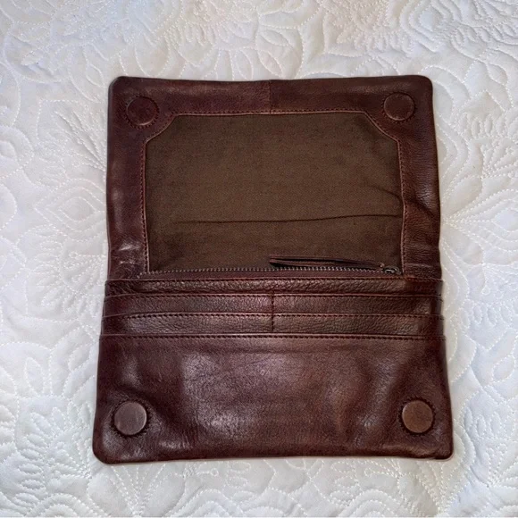 Latico Textured Brown Leather Terry Wallet Multi Card - Picture 3 of 11